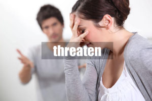 单词辨析：threaten什么意思？和menace的区别在哪里